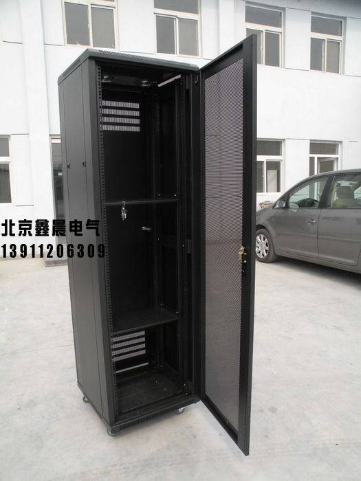 XC-4A九折型材仿威圖服務(wù)器機(jī)柜。4.jpg